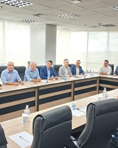 Elvis Cezar destaca parceria entre municípios durante encontro do CIOESTE