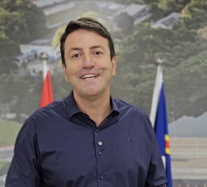 Elvis Cezar anuncia bônus integral a professores com até 20 dias de afastamento