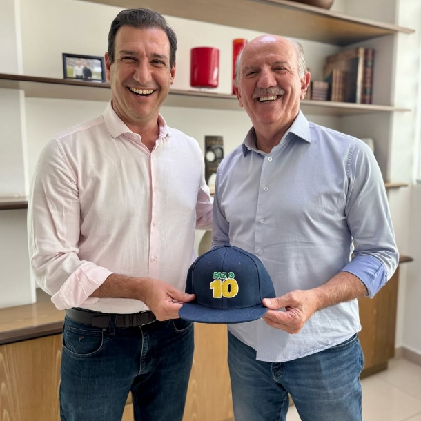 Beto Piteri recebe presidente estadual do partido Republicanos Roberto Carneiro