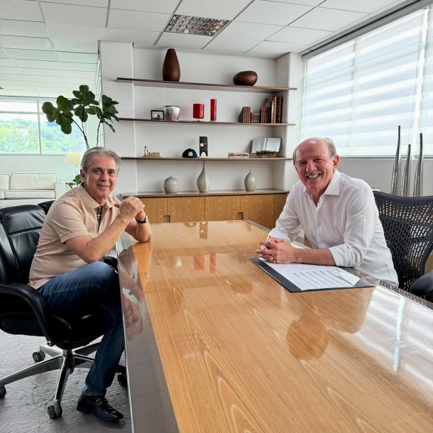 Beto Piteri recebe visita em seu gabinete do ex-prefeito Rubens Furlan