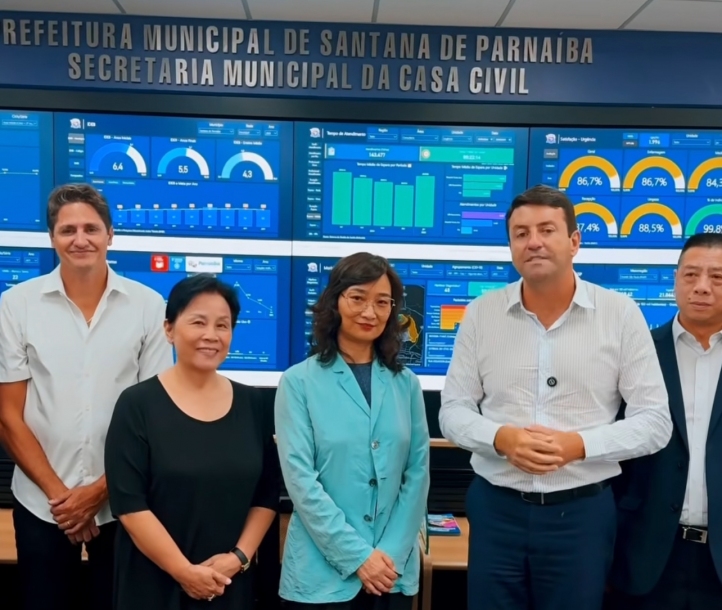 Elvis Cezar recebe comitiva da China ao lado de Edmilson, pentacampeão mundial