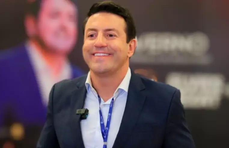 Elvis Cezar anuncia criação da Fábrica de Programadores para jovens de Parnaíba