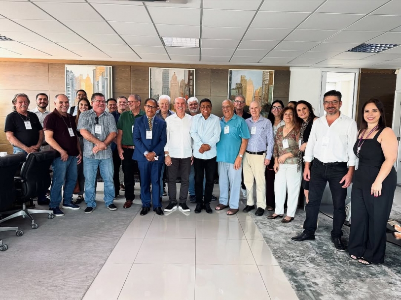 Prefeito Beto Piteri realiza encontro com comerciantes locais de Barueri