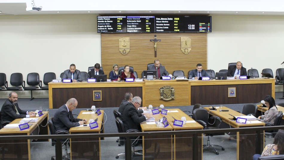 Câmara de Santana de Parnaíba cassa o mandato de Dr. Rogério