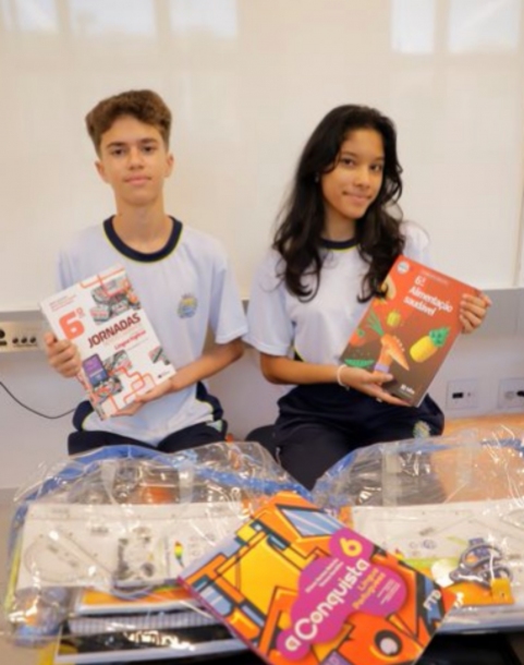 Barueri entrega 70 mil kits escolares para os alunos da Rede Municipal de Ensino