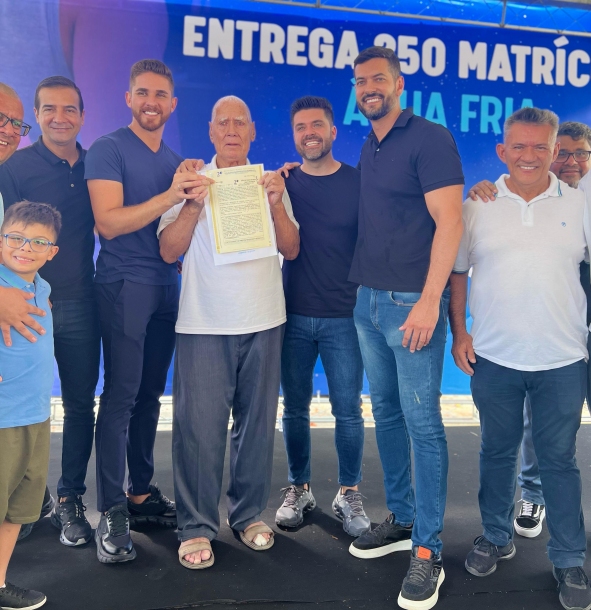 Mais 450 famílias recebem título de propriedade de seus imóveis em Cajamar