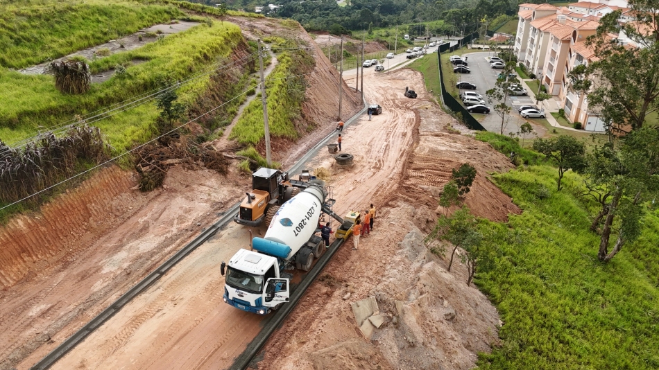 Elvis Cezar inicia construção de nova entrada do Bairro 120 