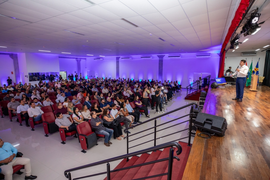 Elvis Cezar promove encontro de desenvolvimento econômico com empresários de Santana de Parnaíba