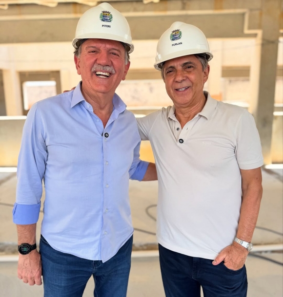 Prefeito Beto Piteri ao lado de Rubens Furlan realiza vistoria nas obras do Parque da Juventude