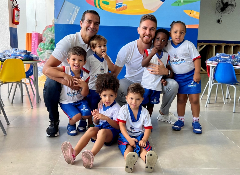 Kauan Berto inicia a entrega de mais de 17 mil kits de uniformes escolares 