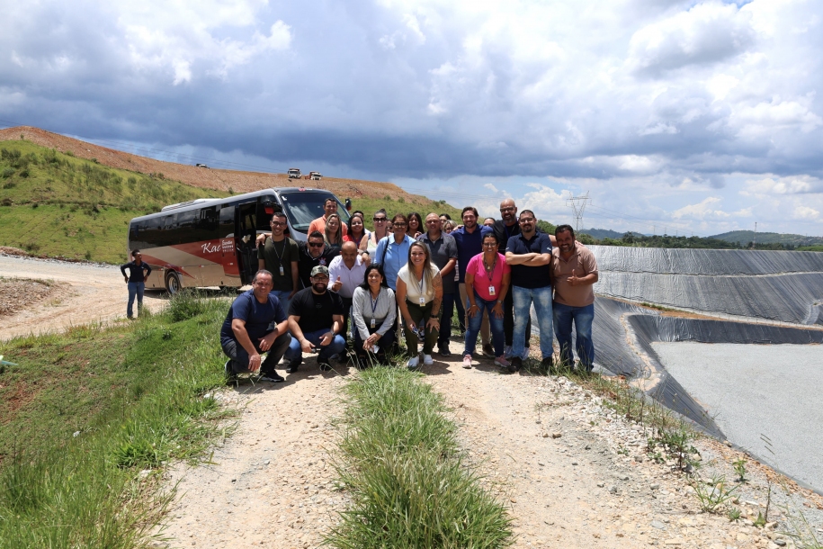 Vereadores de Santana de Parnaíba visitam a empresa Tecipar