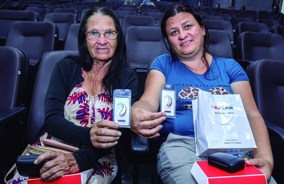 Mais 90 moradores de Santana de Parnaíba atendidos pelos CRAS recebem aparelhos auditivos  