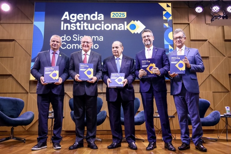 Governo Federal recebe Agenda Institucional do Sistema Comércio 2025