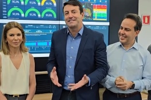 Elvis Cezar recebe equipe do SBT para apresentar sistema de gestão de dados da cidade