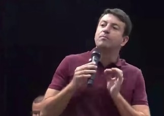 Elvis Cezar anuncia criação da UNIPARNA e avança na educação superior em Parnaíba 