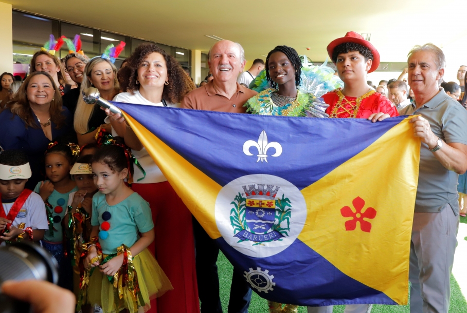 Beto Piteri e Rubens Furlan inauguram moderna escola no bairro Parque Viana