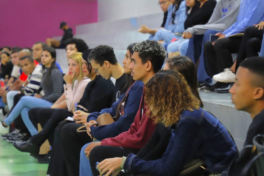 Barueri anuncia processo seletivo para 600 vagas de emprego