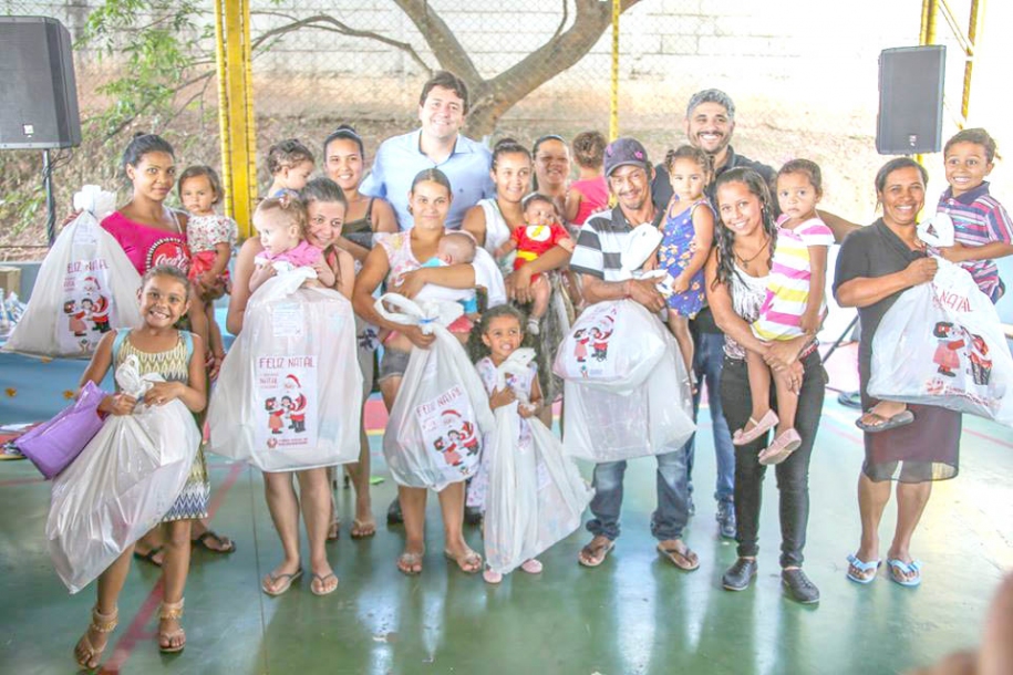 Assistência Social de Parnaíba entrega mais de 5 mil sacolinhas 