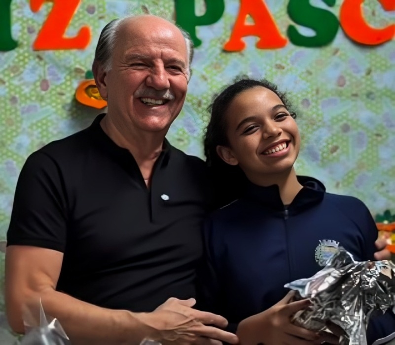 Prefeito Beto Piteri entrega 70 mil ovos de Páscoa para os alunos da rede municipal 