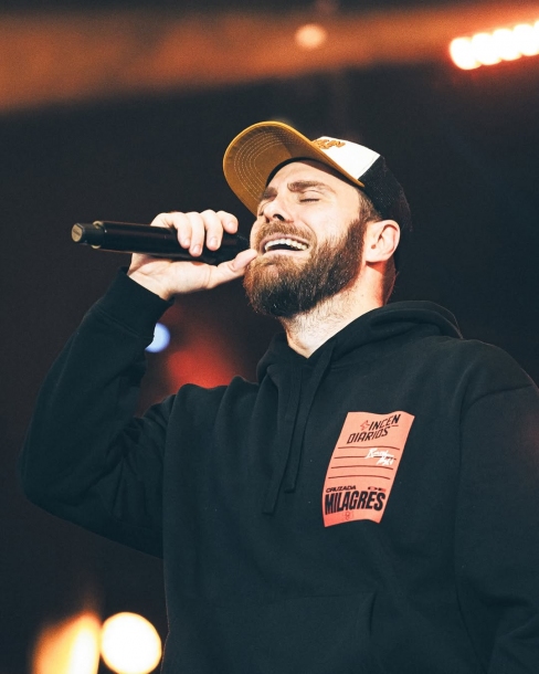 Cruzada de Milagres do pastor André Fernandes reúne milhares de pessoas no Boiódromo de Cajamar