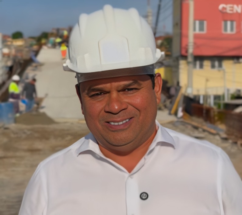 Teco Godoy vistoria obras de construção do novo viaduto na região central em Itapevi