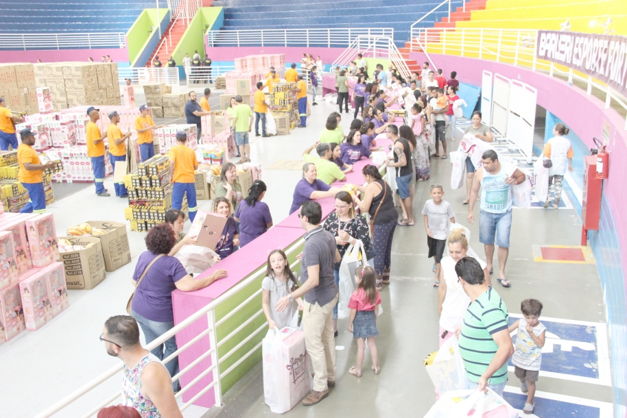 Assistência Social de Barueri entrega brinquedos de Natal 