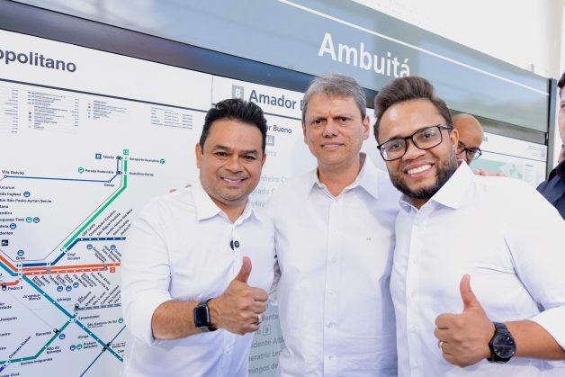 Prefeito Teco Godoy ao lado do governador Tarcísio de Freitas inaugura Estação Ambuitá 