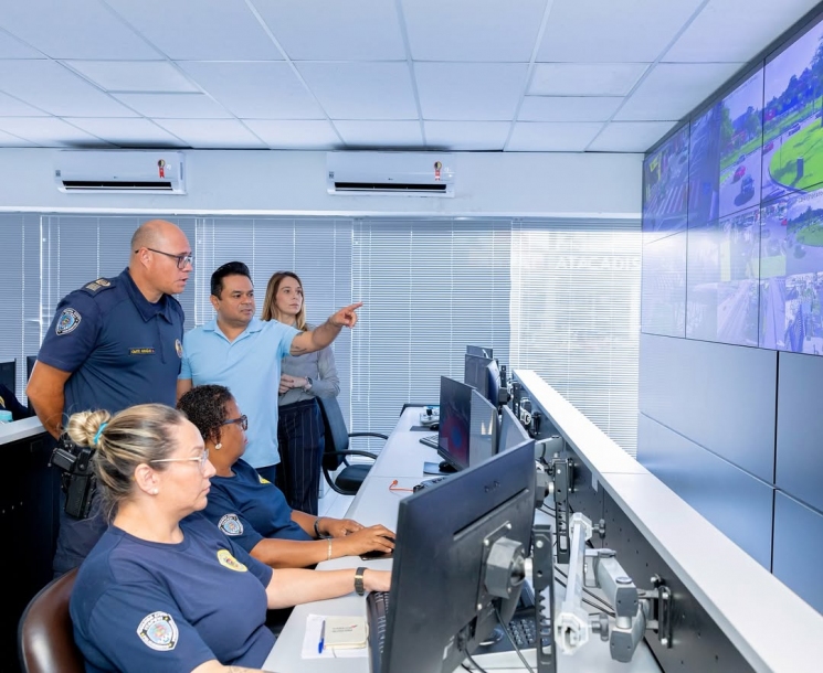 Prefeito Teco Godoy visita Centro de Operações Integradas de Itapevi