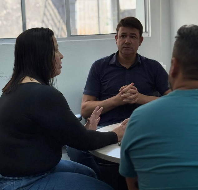 Prefeito Rodrigo Andrade discute avanços na área da saúde para Araçariguama 