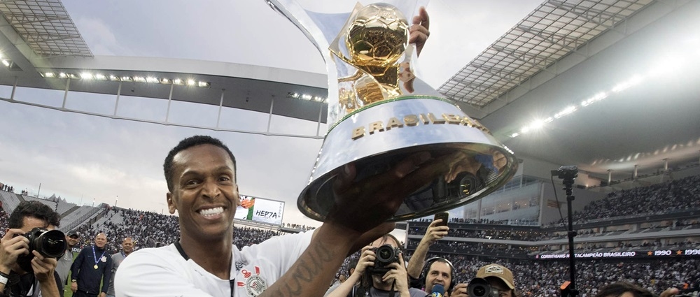 Jô recebe proposta e vai trocar Corinthians pelo futebol japonês