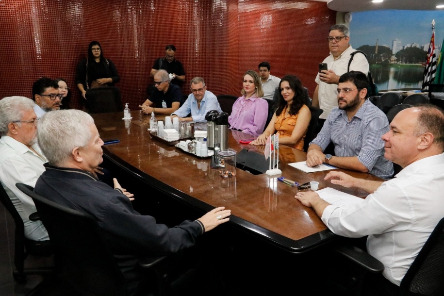 Bispo e prefeito Coronel Fábio Candido reforçam parceria sobre o projeto Caminho da Fé