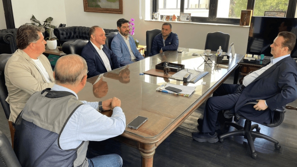 Prefeito Coronel Fábio Candido propõe parcerias ao Governo do Estado para investimentos