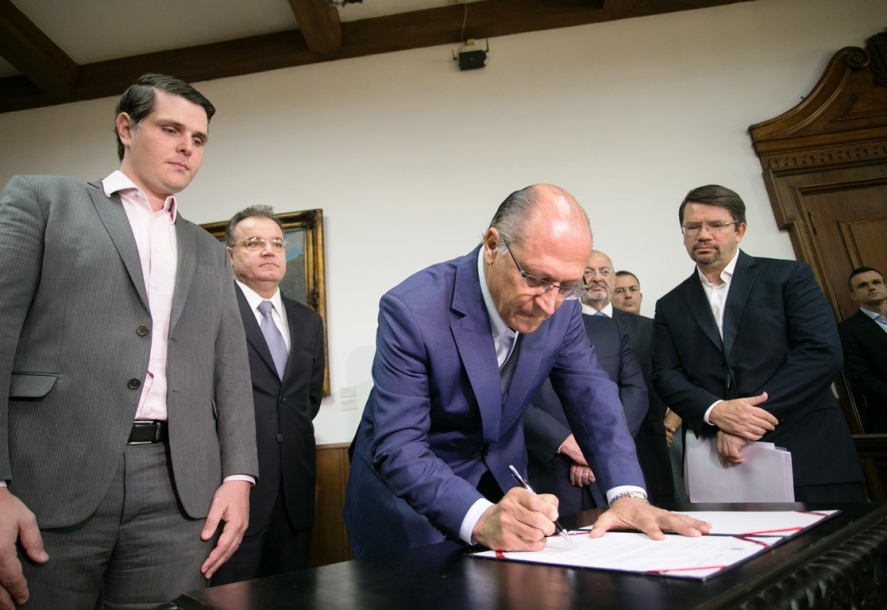 Alckmin anuncia reajuste salarial de 3,5% para os servidores