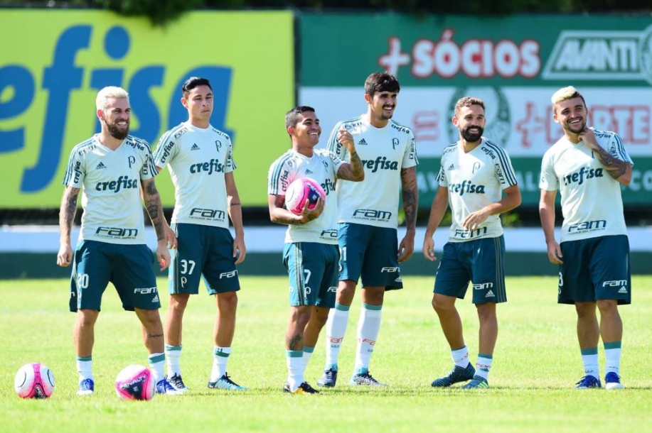 Mattos revela pedido de Yerry Mina para ir ao Barcelona 