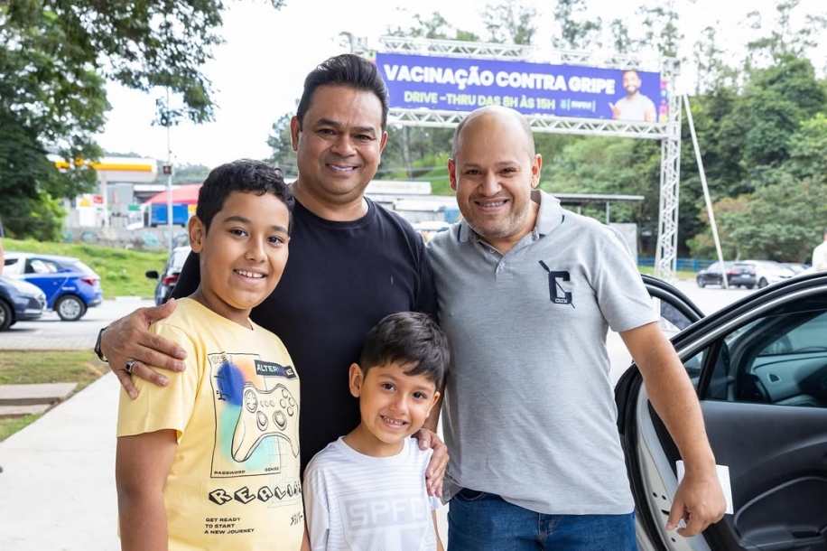 Prefeito Teco Godoy acompanha Dia D de Vacinação contra a Gripe em Itapevi