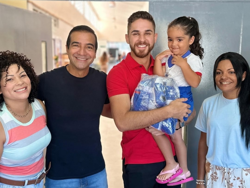 Kauan Berto anuncia entrega de materiais dos projetos Socioemocional e Projeto de Vida nas escolas 