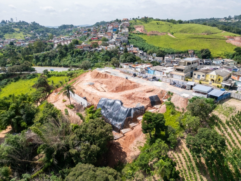 Prefeito Teco Godoy vistoria obras da nova Escola do Futuro no Jardim Cruzeiro